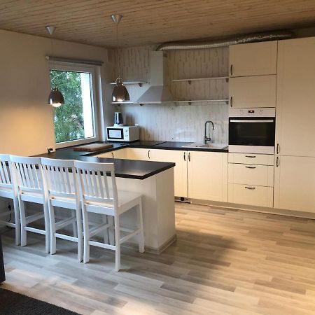 Modern Cozy 2 Bedroom Apartment Near City Center 페르누 외부 사진