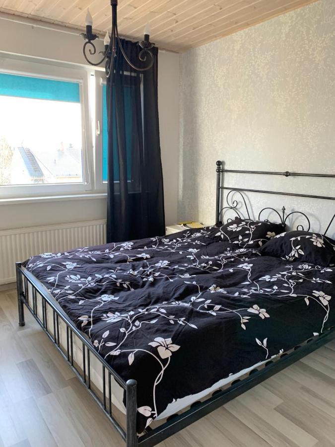 Modern Cozy 2 Bedroom Apartment Near City Center 페르누 외부 사진