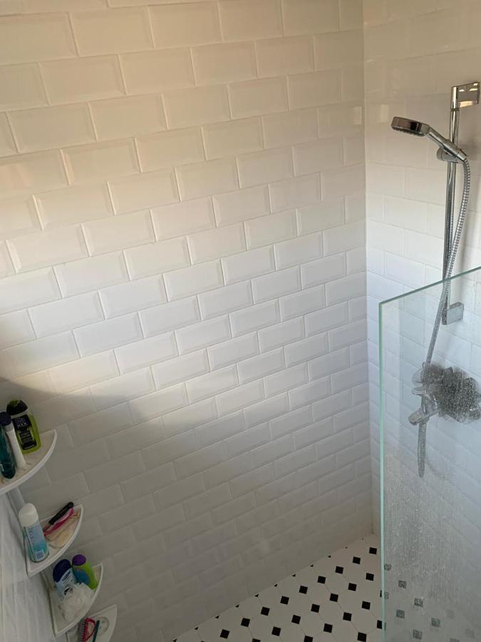 Modern Cozy 2 Bedroom Apartment Near City Center 페르누 외부 사진