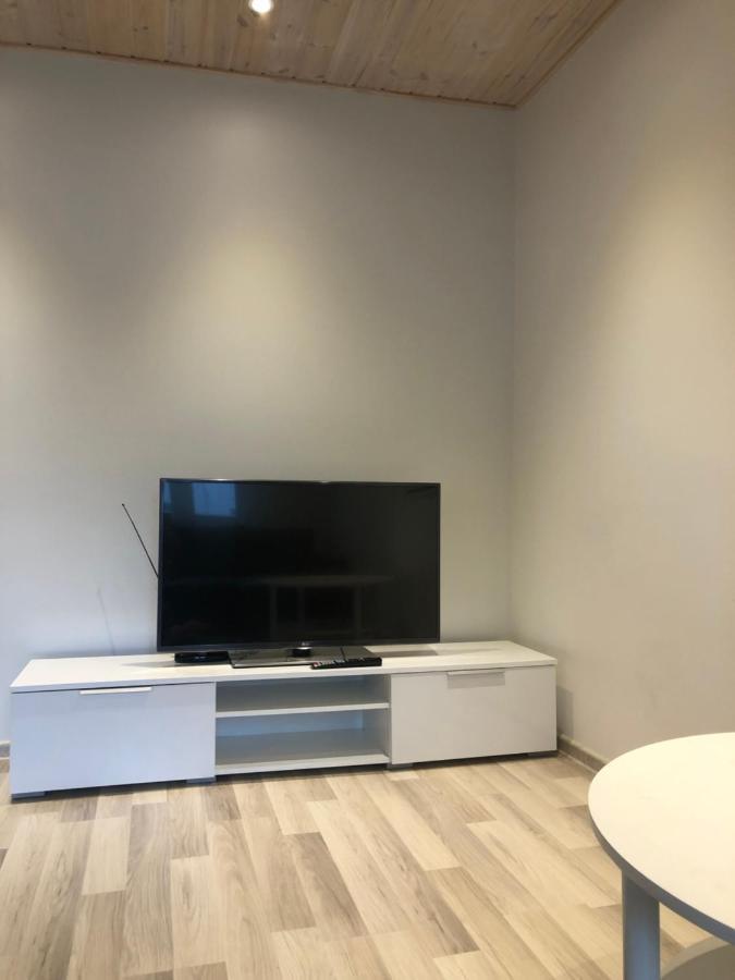 Modern Cozy 2 Bedroom Apartment Near City Center 페르누 외부 사진